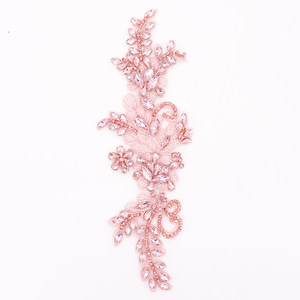 Tùy Chỉnh Màu Hồng Ăn Mặc Trang Trí Các Bản Vá Lỗi Thiết Kế Mới Tinh Tế Đính Cườm Đính Sew-On Phong Cách Với Thạch Và Hạt - Product Image 1