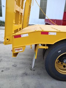 <span class=keywords><strong>Remorque</strong></span> à plateau bas avec rampe pliante montée sur camion, système de remorquage de marchandises surdimensionnées, plateforme pour excavatrice - Product Image 4