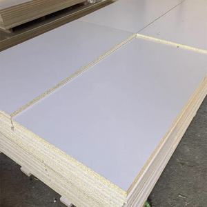 <span class=keywords><strong>Precio</strong></span> de fábrica <span class=keywords><strong>OSB</strong></span> 3 Tablero 15mm 16MM 18mm Tablero de partículas con cara de melamina con decoración de muebles - Product Image 2