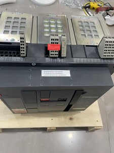 เบรกเกอร์ลมแบบเฟรม 3P รุ่น NW25H1 NW25 ซีรีส์ 650A สำหรับ PLC - Product Image 1