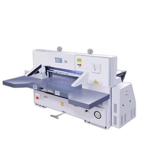 Machine de découpe hydraulique CNC d'occasion Nantou 920 pour carton et feuilles de PVC - Product Image 1