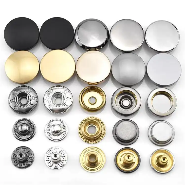Bouton pression 4 parties pour vêtements Alliage métallique G & F Eco-friendly Logo Lettering Color Customized Brass Plating Round