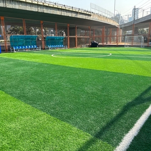 Tapis de <span class=keywords><strong>gazon</strong></span> artificiel pour football d'extérieur APEX, avec support <span class=keywords><strong>en</strong></span> PU absorbant les chocs, pour zones d'entraînement - Product Image 1