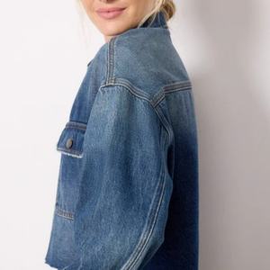 แจ็คเก็ตยีนส์วินเทจขายส่งแบบ OEM ทรงหลวม ชายรุ่ย แขนยาว แจ็คเก็ตเดนิมแบบครอป - Product Image 4
