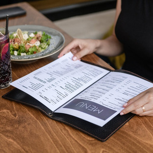 Carpeta de menú de cuero con logotipo personalizado y funda protectora para uso en restaurantes - Product Image 3