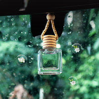 Accessoires de voiture personnalisés avec couvercle en bois désodorisants de voiture suspendus fleur parfum huile essentielle diffuseur de parfum de voiture mini