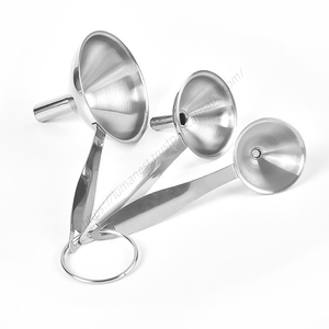 Ensemble d'entonnoirs de cuisine en acier inoxydable Syh1367 en gros avec brosse de nettoyage à anneau métallique pour ingrédients secs et poudres, support pour ustensiles - Product Image 1
