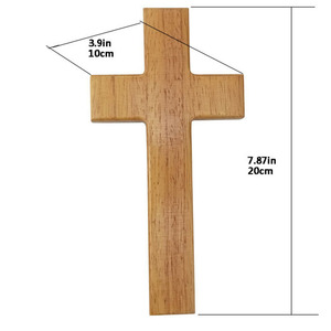Croix en bois avec figurine garçon en prière, en pin, design traditionnel, pour décorations de baptême - Product Image 4