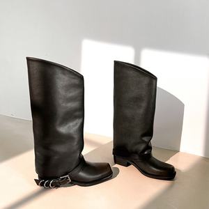 Vente directe d'usine, automne 2025, nouvelle mode, cuir véritable, talon carré, décoration à fermoir métallique, pantalon, bottes mi-hautes pour femme - Product Image 4