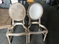 Chaise Louis empilable en bois massif de chêne, style ferme, avec dossier croisé - Qualité commerciale pour salon et villa