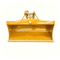 PC55 Tilt Bucket Excavator Silinder Tunggal Pelat Samping Berbentuk C Tanpa Gigi Model Bolt-on Warna Kuning Mengkilap