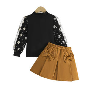 Produttore di abbigliamento ragazza maglia maglia manica a bolle abbinato a <span class=keywords><strong>pantaloncini</strong></span> con fiocco elegante set due pezzi - Product Image 4