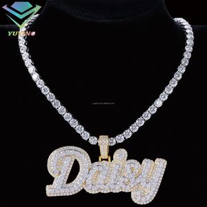 Colgante Personalizable de Plata de Ley 925 Chapado en Oro con Moissanita de Corte Brillante, Estilo Hip Hop con Diamantes Iced - Product Image 6