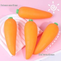 Jouet à presser réaliste en forme de carotte, idéal pour les cadeaux végétaux, vente en gros OEM/ODM, jouets souples anti-stress pour le bureau