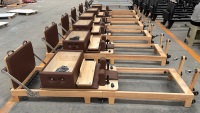 Machine de Pilates pliable en bois durable avec design portable réglable pour les entraînements à domicile et en studio de Pilates