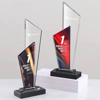 Trophée en verre de cristal personnalisé Souvenir d'affaires avec médaille en verre étoile en métal gravé Trophée de récompenses de Plaques de cristal de sublimation