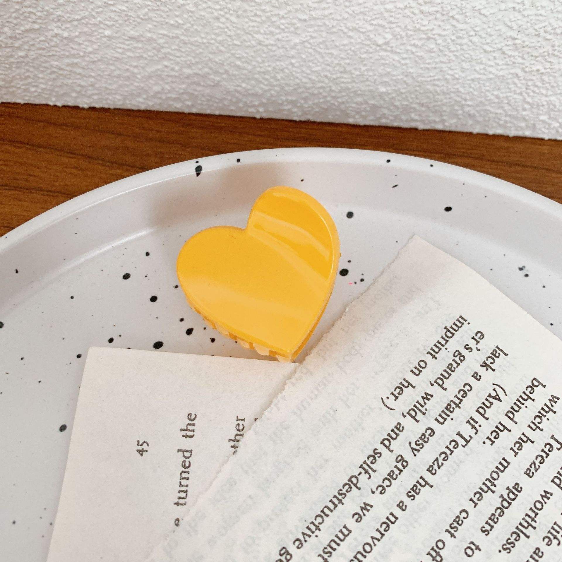 สีเหลือง