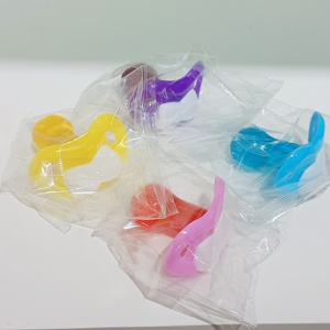 Sucettes personnalisées HALAL aux saveurs <span class=keywords><strong>de</strong></span> fruits, sucettes en forme <span class=keywords><strong>de</strong></span> dents <span class=keywords><strong>de</strong></span> lapin, bonbons amusants pour la rentrée scolaire, collations pour les fêtes d'enfants - Product Image 1