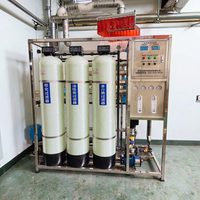 Núcleo del sistema de desalinización de agua de mar de la planta de granja industrial 1T que incluye máquina de tratamiento de agua del motor del PLC del panel de la membrana del RO