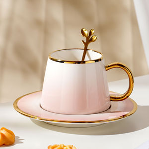 Juego de Tazas de Té de Lujo Doradas con Estilo Vintage, Tazas de Café con Degradado de Color y Platillo - Product Image 3