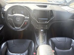 Personalización Interior, USADO, MODELO 2019 2020 <span class=keywords><strong>2021</strong></span>, JEEP CHE RO KEE LATITUDE PLUS FWD, VOLANTE A LA IZQUIERDA, ASIENTOS DE CUERO TRASEROS - Product Image 3