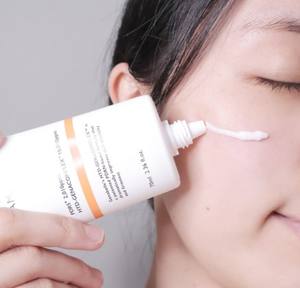 Crème hydratante anti-âge régénérante GENABELLE PDRN avec formule hydratante et éclaircissante pour femmes, utilisation de jour - Product Image 5