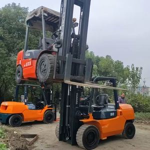 Montacargas Toyota 5T Usado 2023 con Motor Diésel, Máquina de Transporte de Segunda Mano para Comercio Minorista y Maquinaria de Construcción - Product Image 2