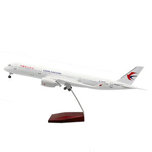 45cm Boeing 777 Air China Love China con ruedas de tren de aterrizaje y luces Simulación avanzada resina avión modelo avión - Product Image 6