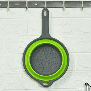 กระชอนพับได้พร้อมที่จับสำหรับล้างผักและผลไม้ในครัว สีเขียวและสีเทา - Product Image 2