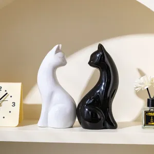 ของตกแต่งรูปแมวเซรามิกสลักลายหรูหราแบบเรียบง่าย เป็นมิตรกับสิ่งแวดล้อม สีดำและสีขาว สำหรับตกแต่งโต๊ะทำงานในวันคริสต์มาส - Product Image 4
