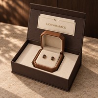 Boîte cadeau rigide magnétique personnalisée Lionwrapack pour présentation de bijoux, avec boîte à boucles d'oreilles intégrée et poche intérieure pour carte