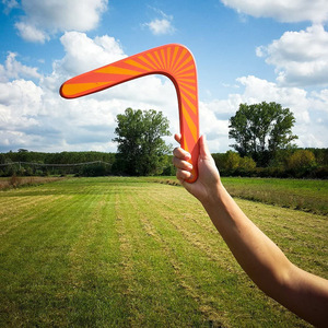 Vente en gros d'usine, vente chaude, jouets d'extérieur pour enfants, style australien, <span class=keywords><strong>boomerang</strong></span> en bois avec logo personnalisé de <span class=keywords><strong>dessin</strong></span> <span class=keywords><strong>animé</strong></span> - Product Image 6