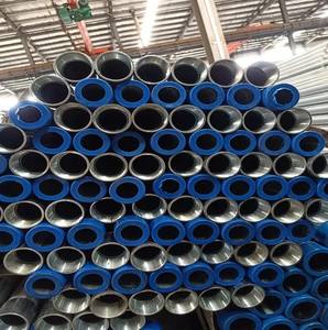 Tuyau en <span class=keywords><strong>acier</strong></span> galvanisé fileté avec un raccord à une extrémité et un capuchon en plastique à l'autre extrémité - Product Image 2