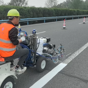 Machine de marquage routier à pulvérisation à froid bi-composant SanWin avec moteur à essence 9HP MMA 98:<span class=keywords><strong>2</strong></span> et rapport 1:1 résolvant le problème de consommation inégale - Product Image 1