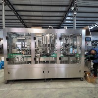 Mesin pengisian dan penutupan botol kaca untuk pabrik minuman keras, lini produksi mesin pengisian, mesin pencuci dan penutup 3 in 1