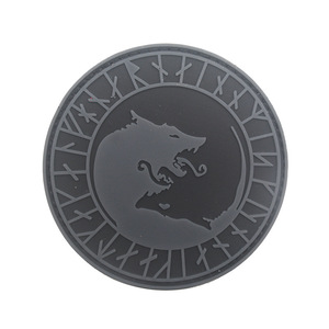 แผ่นยางพีวีซีนิ่มทรงกลมสำหรับตกแต่งหมวกและกระเป๋าเป้สะพายหลังลายหมาป่า - Product Image 4