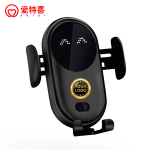 Chargeur de voiture magnétique intelligent à reconnaissance automatique avec charge rapide PD, rotation à 360 degrés et puissance de 15W pour smartphones - Product Image 1