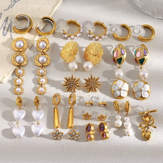 Custom Geometric CZ & Pearl Ear Cuffs 18K Gold Plated Stainless Steel Non-Piercing Clip-On Earrings with Floral Motif
