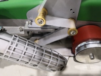Machine de soudage de bannières professionnelle UV à plusieurs niveaux de chaleur pour l'assemblage de tissus sans couture par découpe au couteau, avec colle ou épissure par recouvrement
