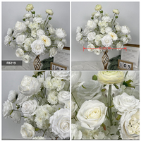 Ornements de décoration intérieure de style européen vintage, arrangements floraux pour mariage, boules de fleurs, centres de table floraux pour la décoration de fête de mariage
