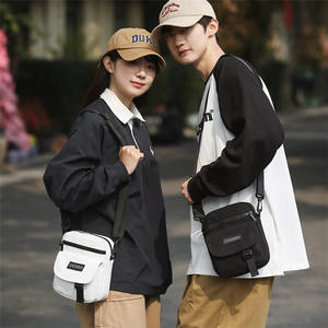 Sac à bandoulière personnalisé à la mode pour hommes et femmes Design original avec fermeture à glissière Sac à bandoulière à bas prix - Product Image 5