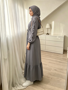 Robe longue modeste d'été en promotion avec manches à volants, Abaya musulmane ceinturée pour femme, idéale pour le quotidien (6582) - Product Image 4