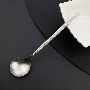 Cuillère à tête ronde martelée en titane pur pour restaurants occidentaux, hôtels, maison, camping en plein air - Product Image 3