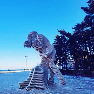 Sculptures de tube en acier de visage humain Statue en métal de réalisme d'art d'épissure d'acier inoxydable - Product Image 2