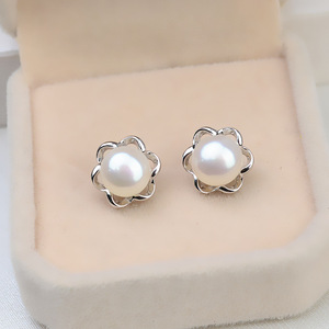 Pendientes de Plata S925 Wenchi con Perla de Agujero Pasante y Triángulo, Accesorios de Joyería DIY 8-9, Semiterminados, de Moda y Tendencia - Product Image 1