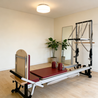 Reformer de Pilates de luxe en aluminium avec demi-tourneuse pour studio et entraînement de rééducation