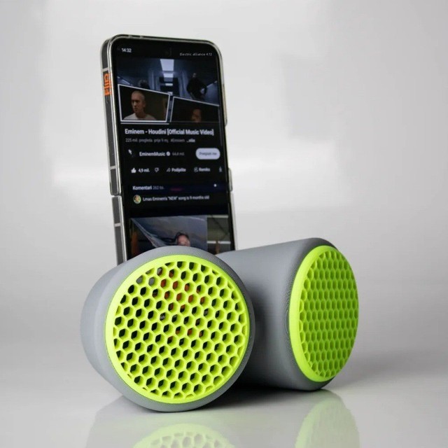 Creative Gift Mobile Phone Sound Booster & Audio Enhancer for Decoration