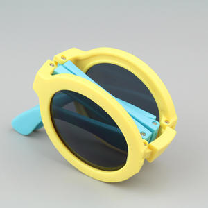 Lunettes de soleil pliantes protégées contre les UV pour enfants Style de personnalité bleu noir rouge avec cadre en plastique extérieur - Product Image 1