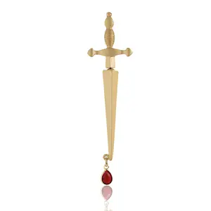 Orecchini a forma di spada lunga di design minoritario alla moda orecchini a goccia rossi a goccia d'acqua gioielli di moda da donna
