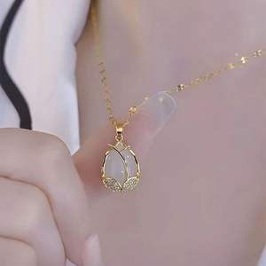 Collar de clavícula con colgante de tulipán con diseño de nicho de lujo ligero - Product Image 3